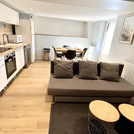 Joli Souplex En Coeur De Ville - 4 Pers *